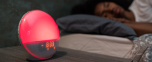 beneficios de dormir con luz roja